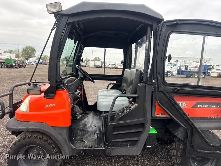 image for item EG8928 2011 Kubota RTV900 utility vehicle