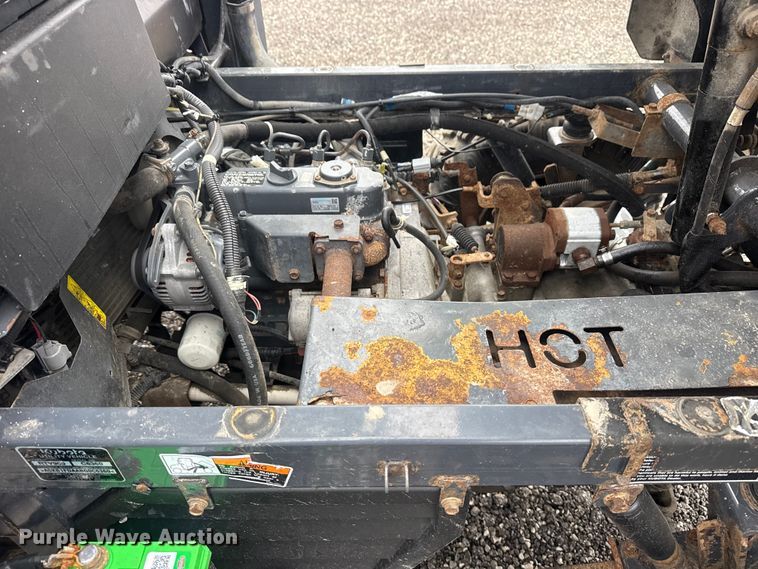 image for item EG8928 2011 Kubota RTV900 utility vehicle