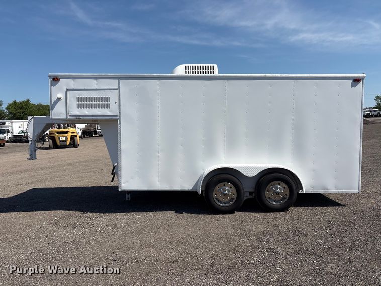 image for item EG9056 2001 Phoenix  enclosed cargo trailer