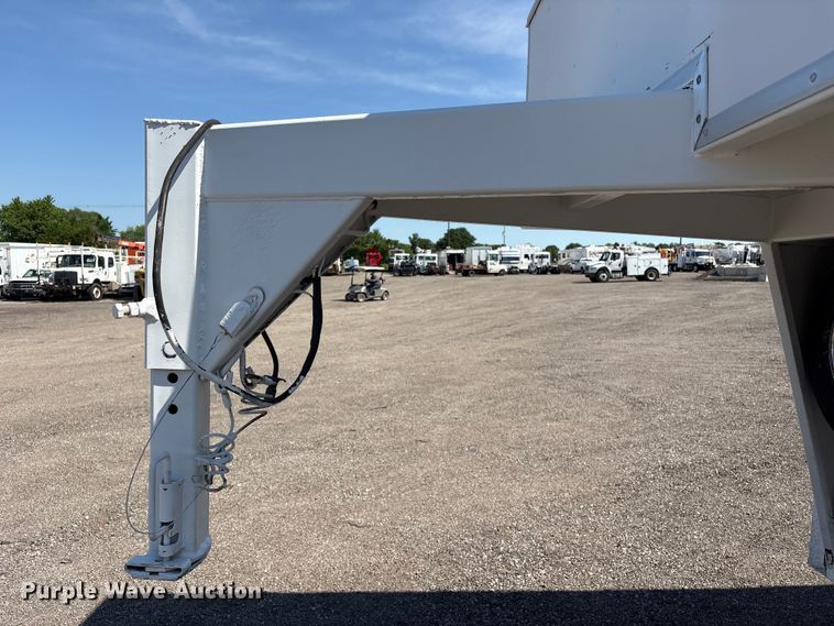 image for item EG9056 2001 Phoenix  enclosed cargo trailer