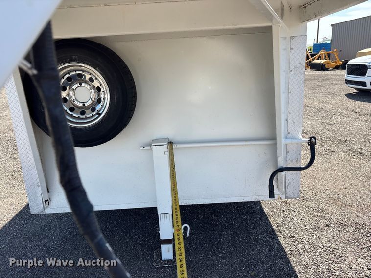 image for item EG9056 2001 Phoenix  enclosed cargo trailer