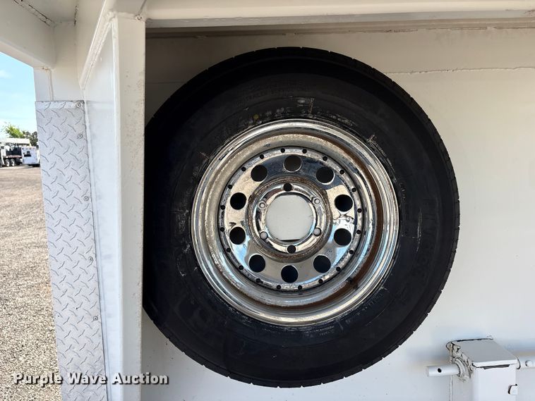 image for item EG9056 2001 Phoenix  enclosed cargo trailer