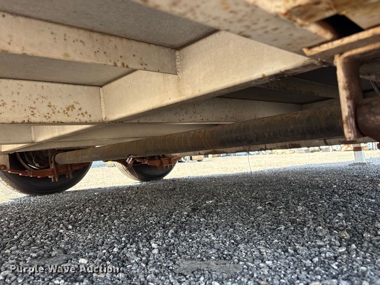 image for item EG9056 2001 Phoenix  enclosed cargo trailer