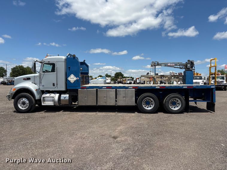 image for item EG9065 2017 Peterbilt 348 flatbed truck