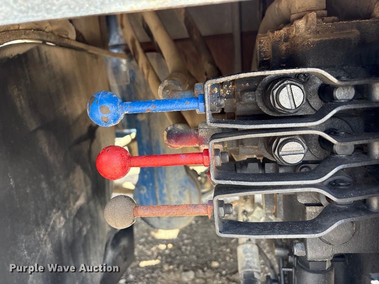 image for item EG9065 2017 Peterbilt 348 flatbed truck