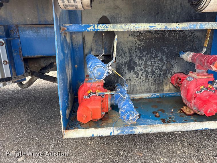 image for item EG9065 2017 Peterbilt 348 flatbed truck