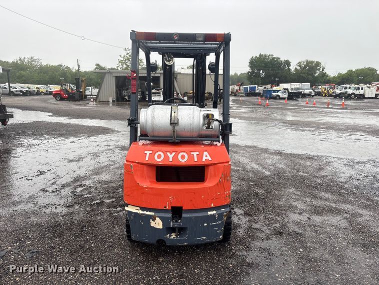 image for item EG9113 2002 Toyota 7FGU15 forklift