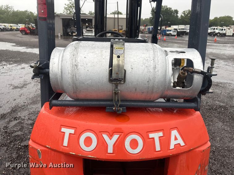 image for item EG9113 2002 Toyota 7FGU15 forklift