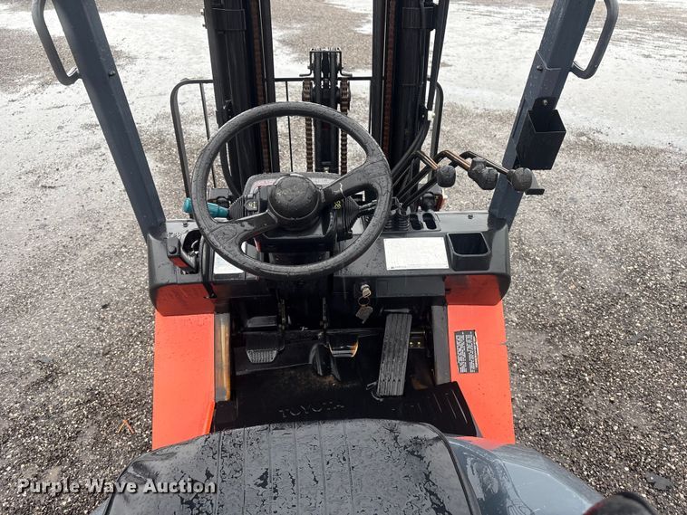 image for item EG9113 2002 Toyota 7FGU15 forklift