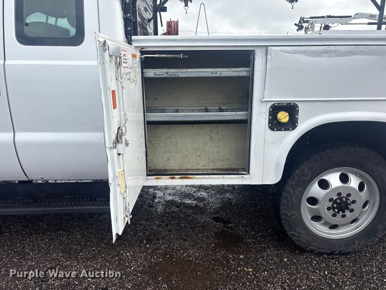 image for item EG9114 2015 Ford F350 Super Duty Ext. Cab utility bed pickup truck