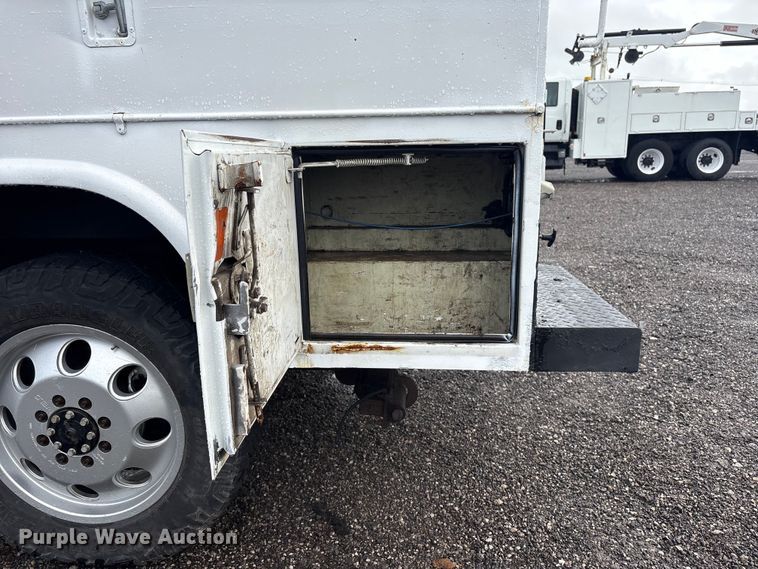 image for item EG9114 2015 Ford F350 Super Duty Ext. Cab utility bed pickup truck