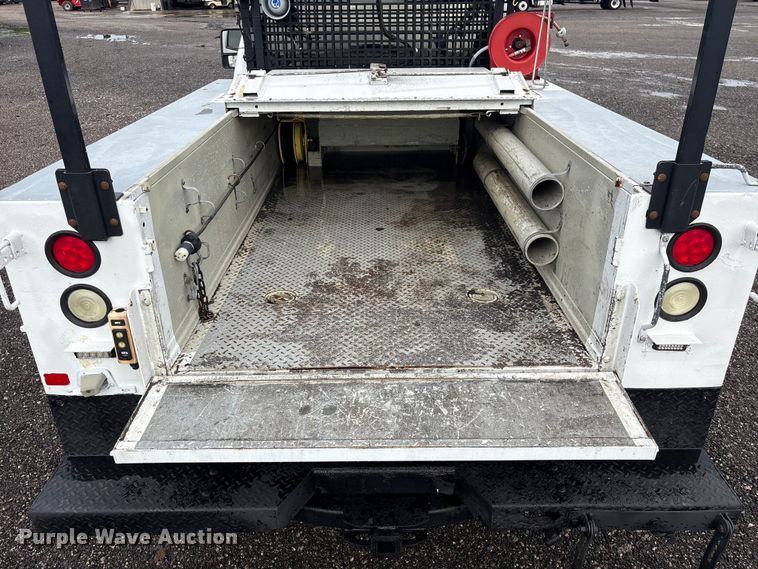 image for item EG9114 2015 Ford F350 Super Duty Ext. Cab utility bed pickup truck