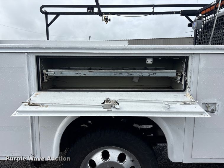 image for item EG9114 2015 Ford F350 Super Duty Ext. Cab utility bed pickup truck