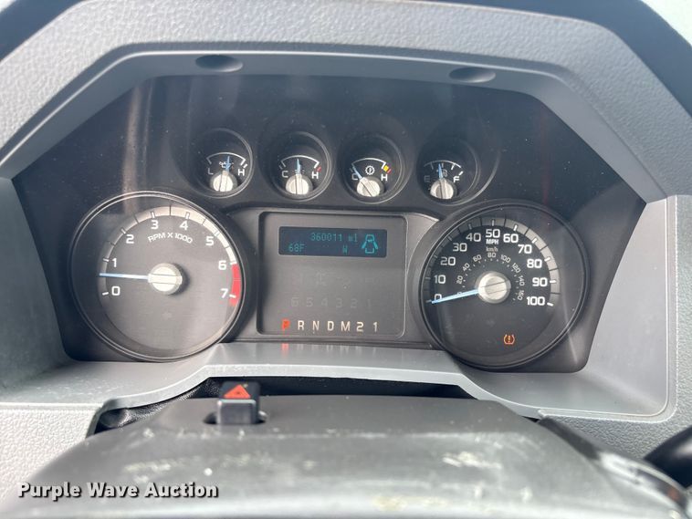 image for item EG9114 2015 Ford F350 Super Duty Ext. Cab utility bed pickup truck