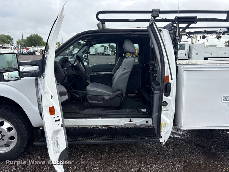 image for item EG9114 2015 Ford F350 Super Duty Ext. Cab utility bed pickup truck