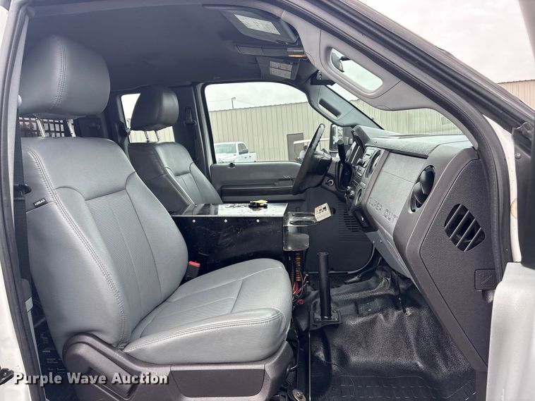 image for item EG9114 2015 Ford F350 Super Duty Ext. Cab utility bed pickup truck