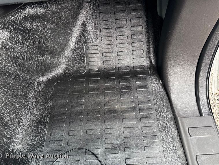 image for item EG9114 2015 Ford F350 Super Duty Ext. Cab utility bed pickup truck