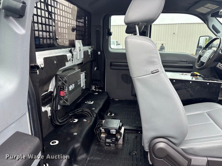 image for item EG9114 2015 Ford F350 Super Duty Ext. Cab utility bed pickup truck