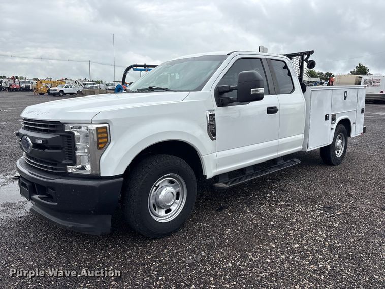 2019 Ford F250 Super Duty Ext. Cab utility bed pickup truck