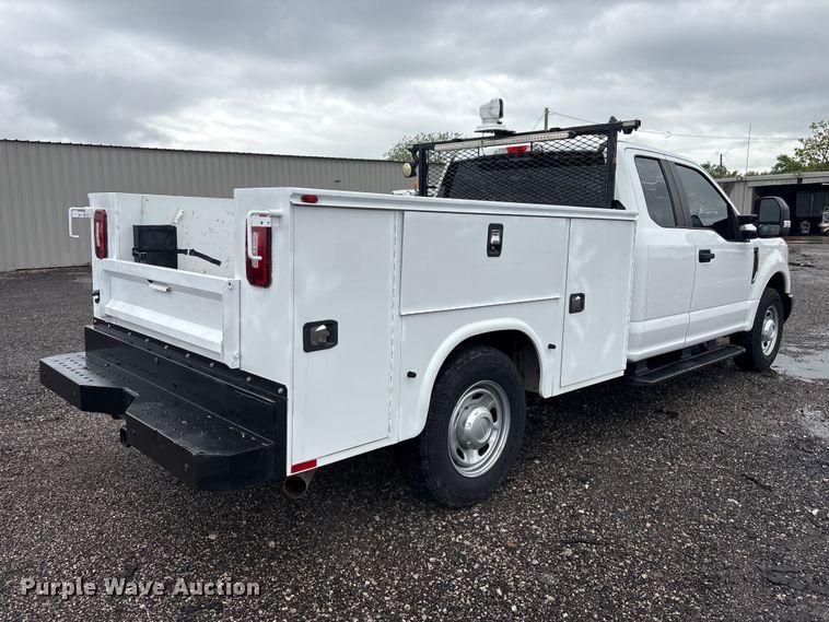 image for item EG9116 2019 Ford F250 Super Duty Ext. Cab utility bed pickup truck