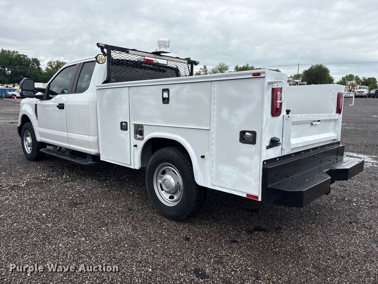 image for item EG9116 2019 Ford F250 Super Duty Ext. Cab utility bed pickup truck