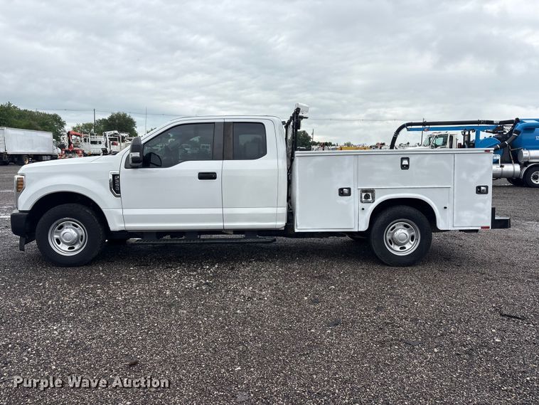 image for item EG9116 2019 Ford F250 Super Duty Ext. Cab utility bed pickup truck