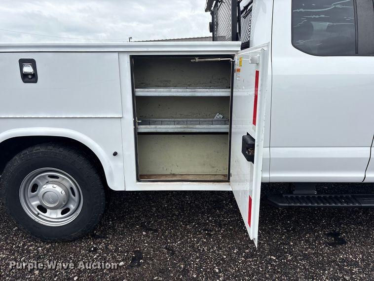 image for item EG9116 2019 Ford F250 Super Duty Ext. Cab utility bed pickup truck