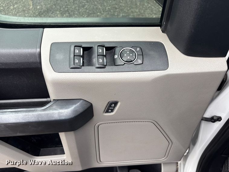 image for item EG9116 2019 Ford F250 Super Duty Ext. Cab utility bed pickup truck