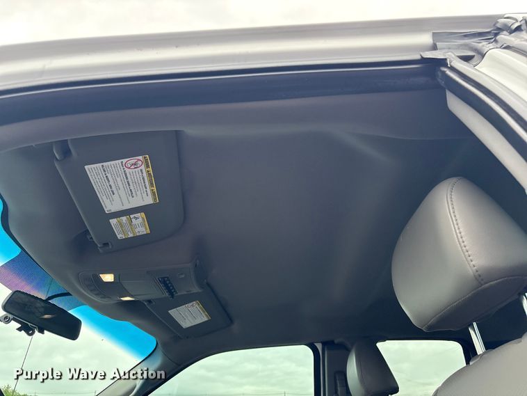 image for item EG9116 2019 Ford F250 Super Duty Ext. Cab utility bed pickup truck