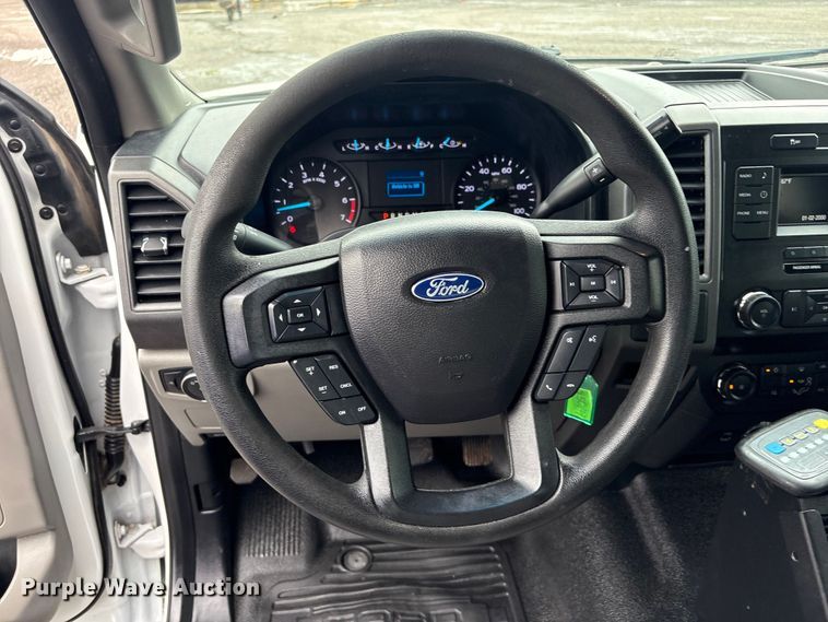 image for item EG9116 2019 Ford F250 Super Duty Ext. Cab utility bed pickup truck