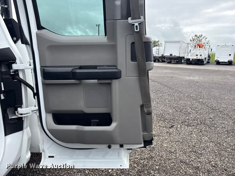 image for item EG9116 2019 Ford F250 Super Duty Ext. Cab utility bed pickup truck