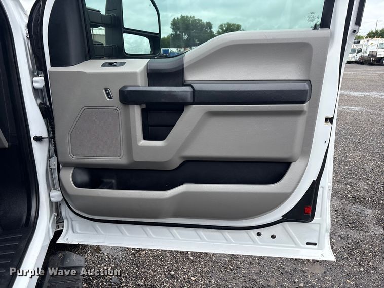 image for item EG9116 2019 Ford F250 Super Duty Ext. Cab utility bed pickup truck