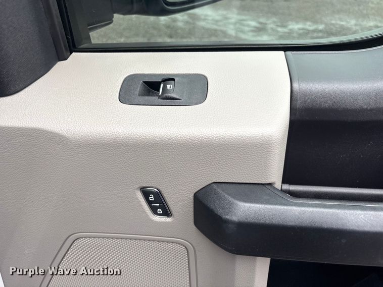 image for item EG9116 2019 Ford F250 Super Duty Ext. Cab utility bed pickup truck