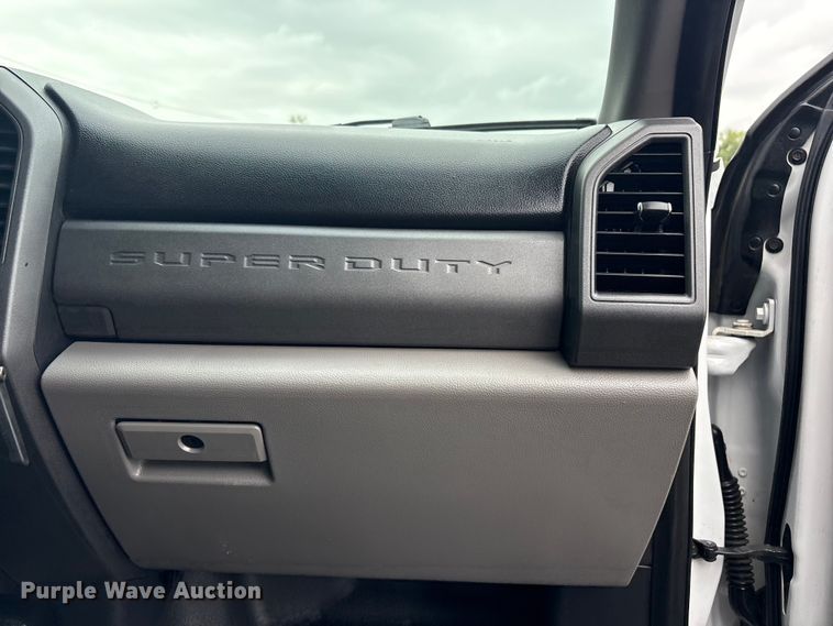 image for item EG9116 2019 Ford F250 Super Duty Ext. Cab utility bed pickup truck