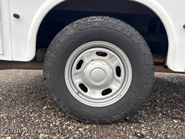 image for item EG9116 2019 Ford F250 Super Duty Ext. Cab utility bed pickup truck