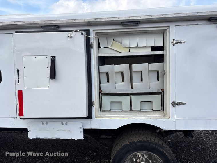 image for item EG9119 2019 Ford F550 Super Duty refrigerated delivery truck