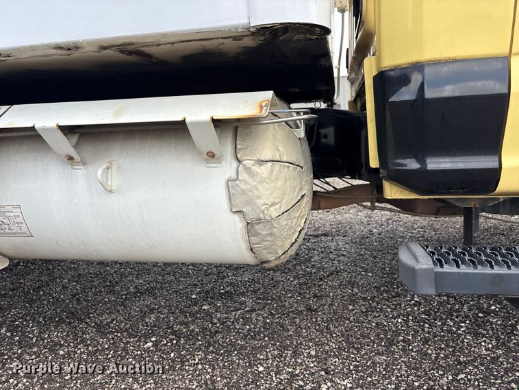 image for item EG9119 2019 Ford F550 Super Duty refrigerated delivery truck