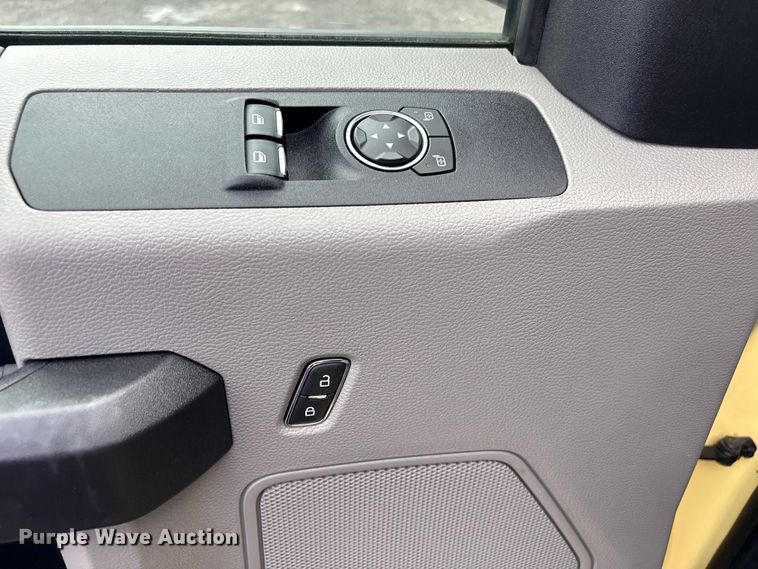 image for item EG9119 2019 Ford F550 Super Duty refrigerated delivery truck