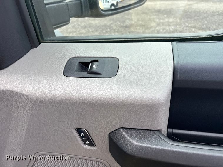 image for item EG9119 2019 Ford F550 Super Duty refrigerated delivery truck