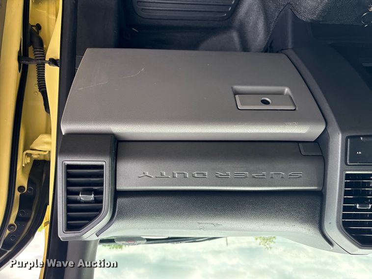 image for item EG9119 2019 Ford F550 Super Duty refrigerated delivery truck