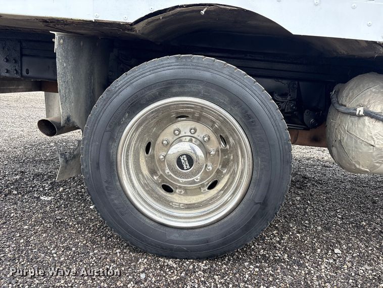 image for item EG9119 2019 Ford F550 Super Duty refrigerated delivery truck