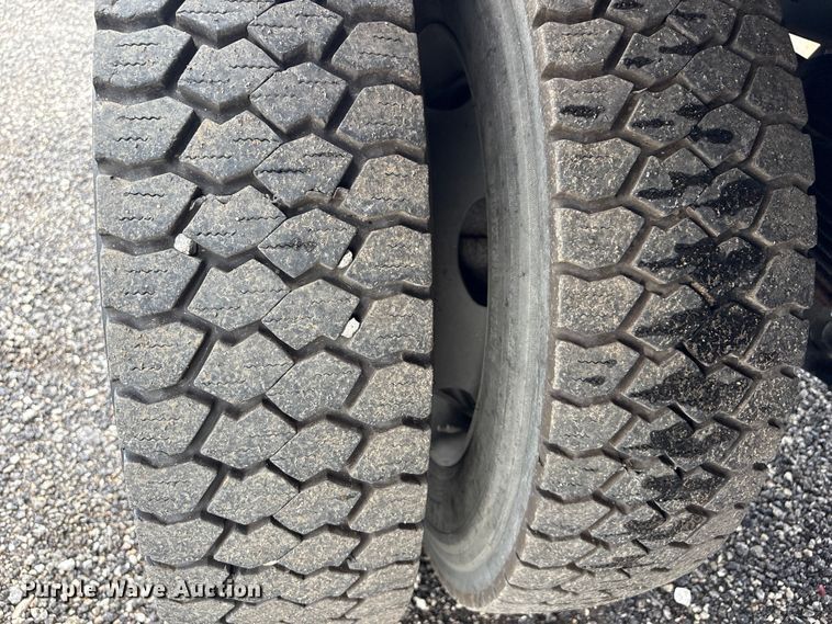 image for item EG9119 2019 Ford F550 Super Duty refrigerated delivery truck