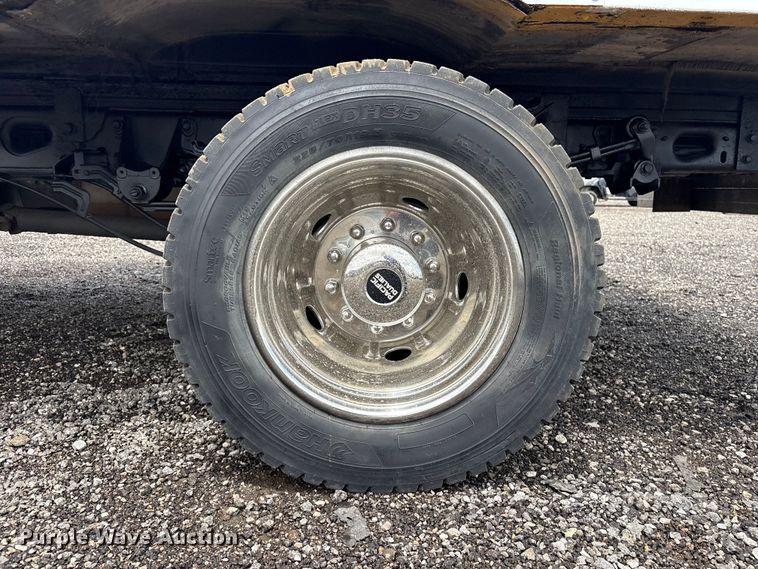 image for item EG9119 2019 Ford F550 Super Duty refrigerated delivery truck