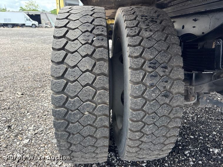 image for item EG9119 2019 Ford F550 Super Duty refrigerated delivery truck