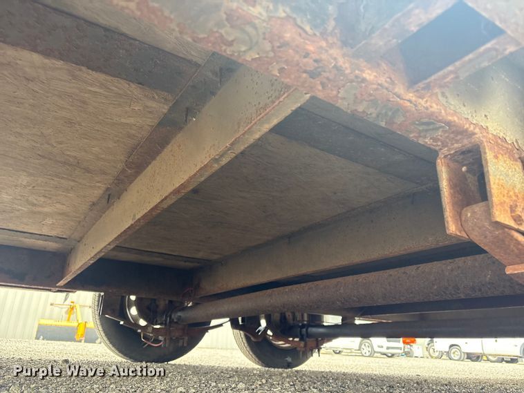 image for item EG9126 2011 Middlebury MWST 7X13TA2 enclosed cargo trailer