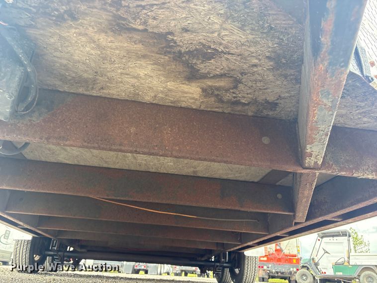 image for item EG9126 2011 Middlebury MWST 7X13TA2 enclosed cargo trailer