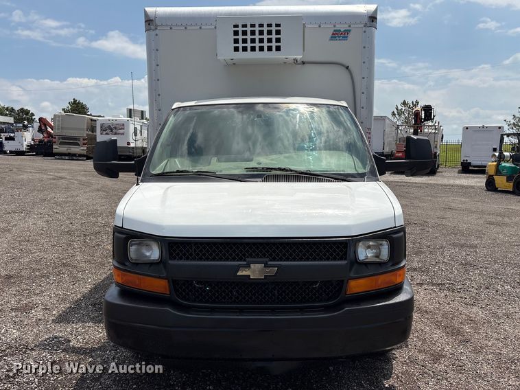 image for item EG9145 2016 Chevrolet Express 4500 box truck