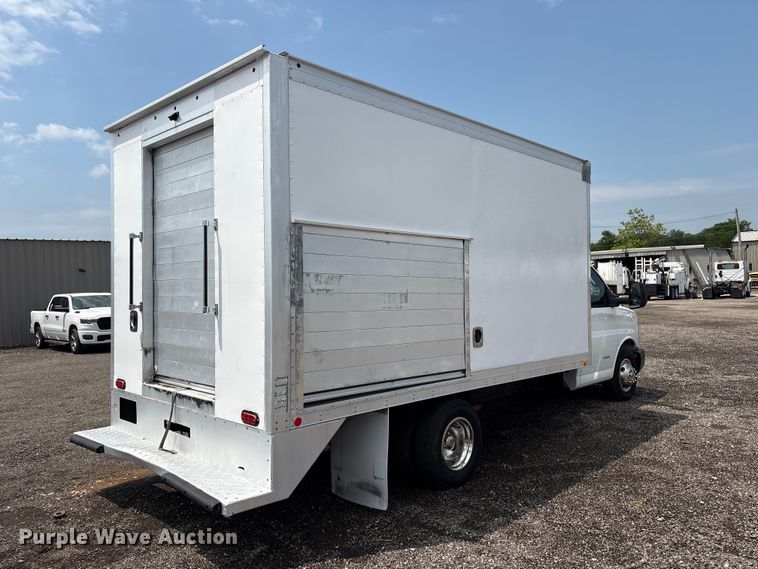 image for item EG9145 2016 Chevrolet Express 4500 box truck