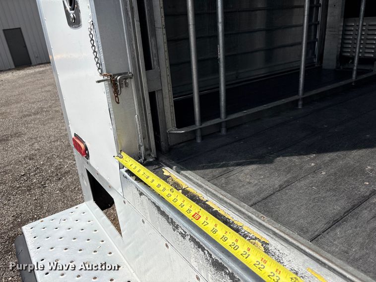 image for item EG9145 2016 Chevrolet Express 4500 box truck