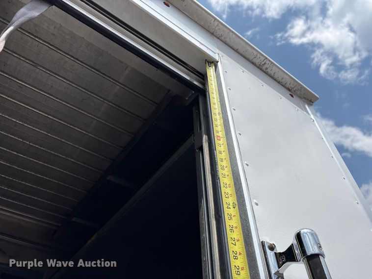 image for item EG9145 2016 Chevrolet Express 4500 box truck